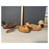 4 Wooden decorative ducks