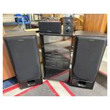 Pioneer Stereo System with Speakers