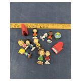 12 Piece Peanuts Figures: Charlie Brown, Snoopy