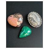 Natural rhodonite polished in heart shape, agate