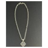 Beautiful sterling silver necklace and pendant