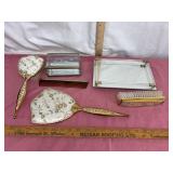 Decorative Vanity Set With Mirror