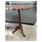 Scalloped Edge Wooden Side Table