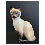 Royal Dalton Siamese cat HN2655. 5 1/2? tall.