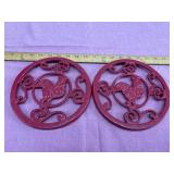 Two Enameled Cast Iron Red Rooster Trivets - 7ï¿½'