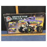 Mega Blocks 575 Piece Monster Truck - Pro-Builder