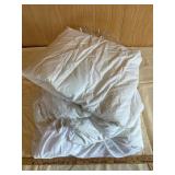 White Polyester-Cotton Comforter