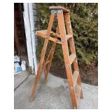 Wooden Step Ladder with Metal Brackets