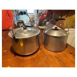 Two Aluminum Cooking Pots with Lids