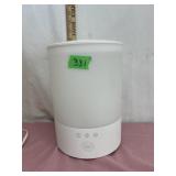 Plastic humidifier