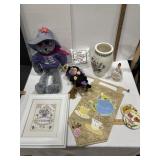 Miscellaneous box lot- coasters/picture etc- see