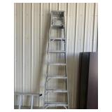 Aluminum step ladder with top utility tray for
