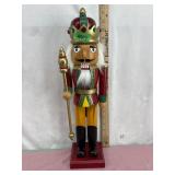 Large 18ï¿½' Wooden King Nutcracker