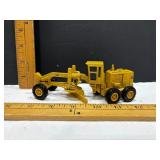 Diecast Caterpillar 12G Grader Model