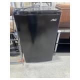Arctic King 4.4 Cu. Ft. Compact Refrigerator ï¿½
