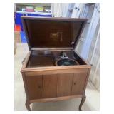 Victor Victrola VV-210 Phonograph Cabinet Record