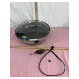 Cuisinart round electric frying pan-1 peg on base