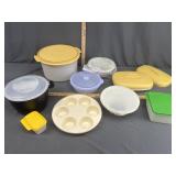 Tupperware & plastic storage containers