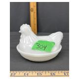 Vintage Milk Glass Covered Hen On A Nest Dish -