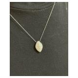 10K white gold diamond pendant with 10K white