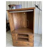 Corner cabinet