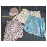 3 Vintage aprons & hat