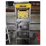 STEP LADDER, KELLER, 4
