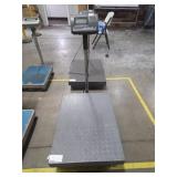 SHIPPING SCALE, DIGIWEIGH, MDL DWP-121, 32"X24"