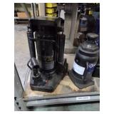 GROUP OF (2) BOTTLE JACKS, DAYTONA & KOBALT