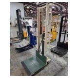 FOOT PEDAL LIFT TRUCK, BEECH, MDL PS-2460