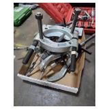 FLAT OF VARIOUS PULLERS