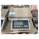 Mettler Toledo ICS425s-15LA/f Scale Mettler Toledo ICS425s-15LA/f Scale