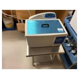 Branson 8800 Ultrasonic Bath & Stainless Steel Tab Branson 8800 Ultrasonic Bath & Stainless Steel Tab