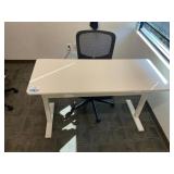 Manual Adjustable Height Desk & Chair