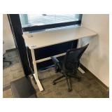 Manual Adjustable Height Desk & Chair