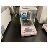 Ohaus AX223N/F Adventurer Balance