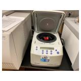 Eppendorf 5424R Refrigerated Centrifuge w/ rotor