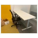 Electric Sit/Stand Desk 69 1/2ï¿½ x 28 1/2 x 25ï¿½  wi