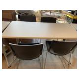 White Bar Height Table w/ (4) Bar Chairs