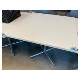 White Lunch Tables 3ï¿½ x 3ï¿½ x 2ï¿½ 6ï¿½ With (2) Chairs