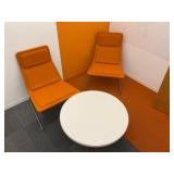 29 1/2ï¿½ Round Table With (2) Green Chair