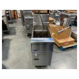 Gas Deep Fryer with (2) New Fry Basket