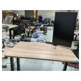 Electric Height Adjustable Standing desk w/ (1) 32