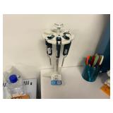 Assorted Single Channel Pipettes w/ Carousel