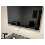 Samsung 65ï¿½ Flat Panel TV w/ Wall Mount Bracket