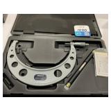 Mitutoyo 8-9ï¿½ Micrometer