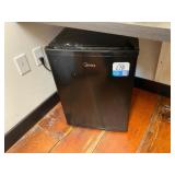 Mides Mini Fridge, with White Cabinet
