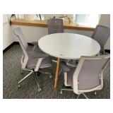 48ï¿½ Round Meeting Room Table w/ (4) AMQ Chairs, (2