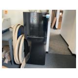 Magic Chef HMDR1000BE Refrigerator / Freezer