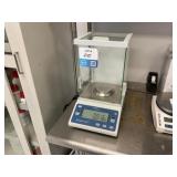 Intelligent PM 300 Precision Balance